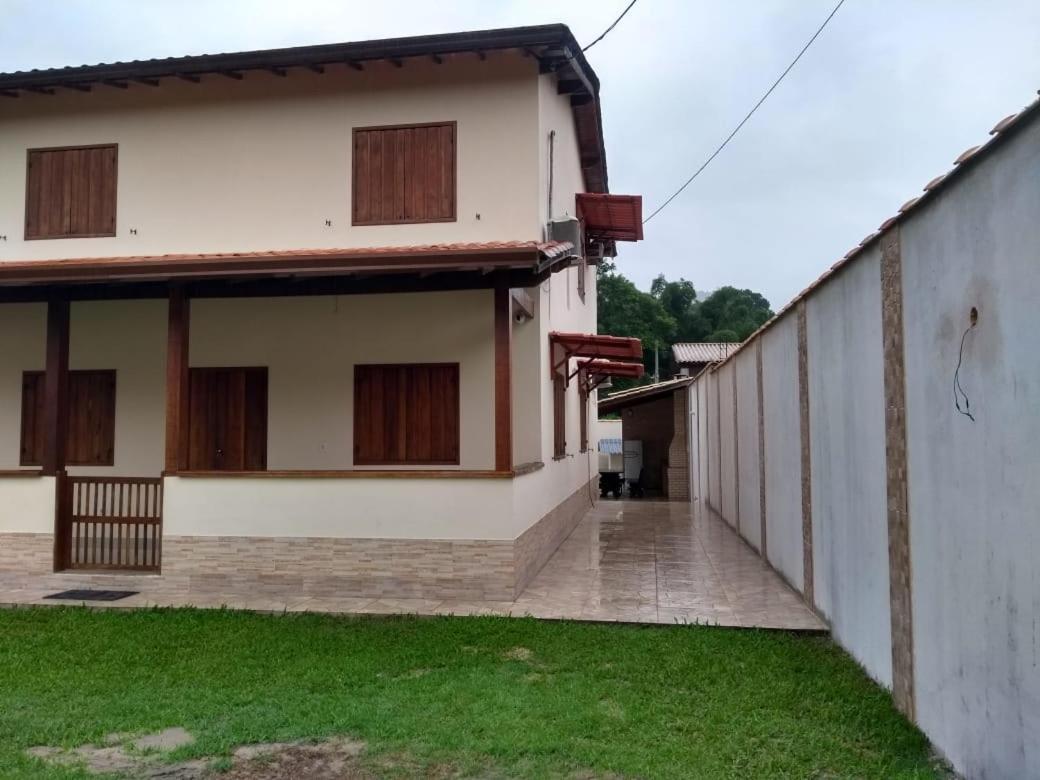 Casa com Piscina para temporada em Paraty - Casa Nova e Aconchegante Exterior foto